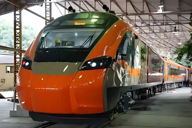 Lucknow Puja Special Train