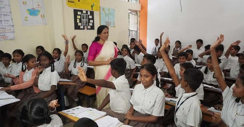 Bilingual School