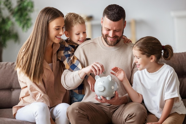 Free money management app in India featuring shared budget pots for family expenses and savings.