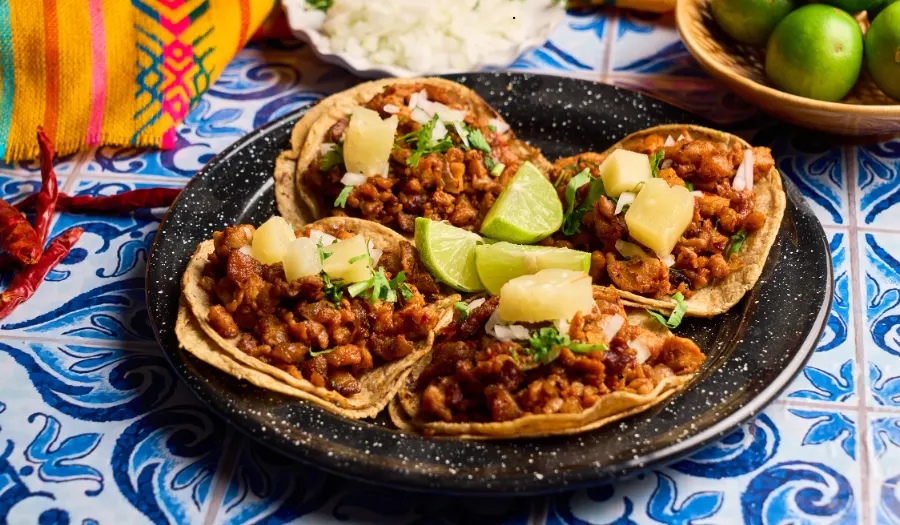 Serve nachos al pastor