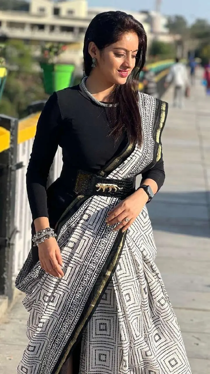 ਦੀਆ ਔਰ ਬਾਤੀ ਹਮ ਨੇ ਦਿੱਤੀ ਦੀਪਿਕਾ ਸਿੰਘ ਨੂੰ ਪਛਾਣ